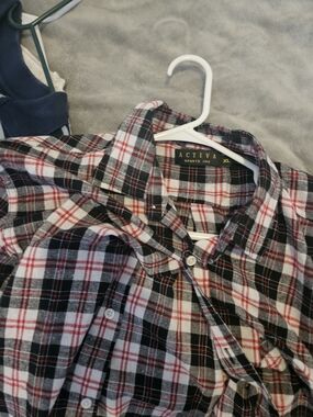 Activa Men’s Red & Black Plaid Button-Down Shirt